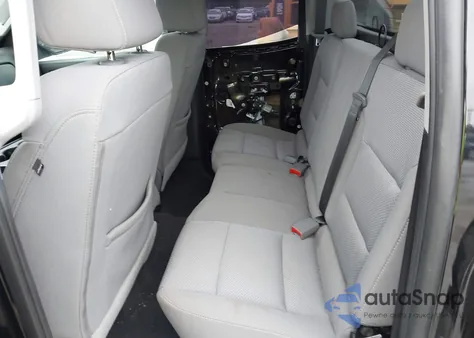 2018 Chevrolet Silverado 1500 Custom z USA, uszkodzony, nr VIN 1GCRCPEC0JZ356018